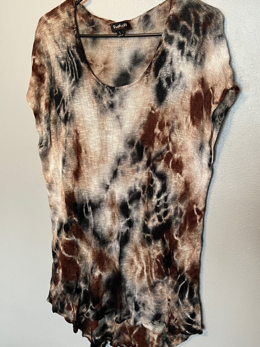 Truehitt-Scoop Neck Short Sleeve Tie-Dye Top in Brown and Black